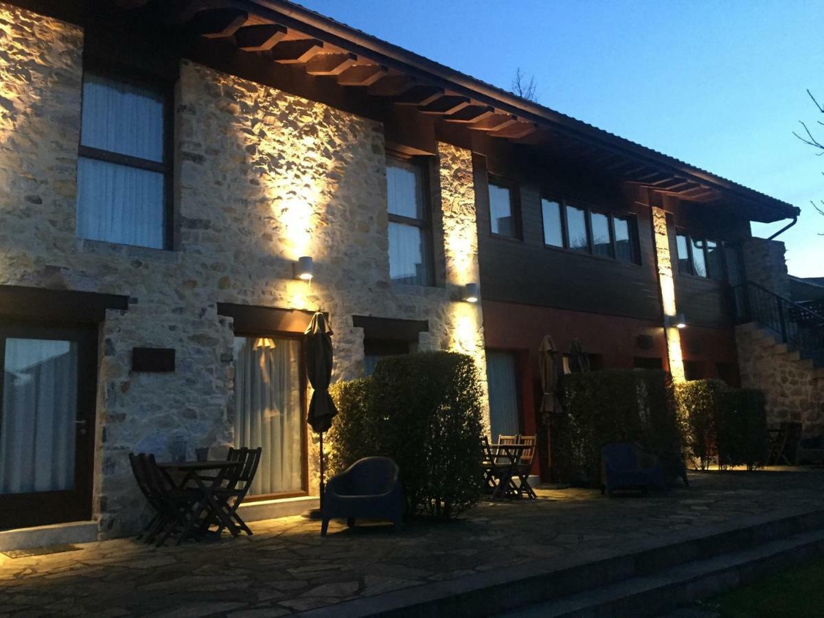 Apartamentos El Hospital De Villahormes מראה חיצוני תמונה